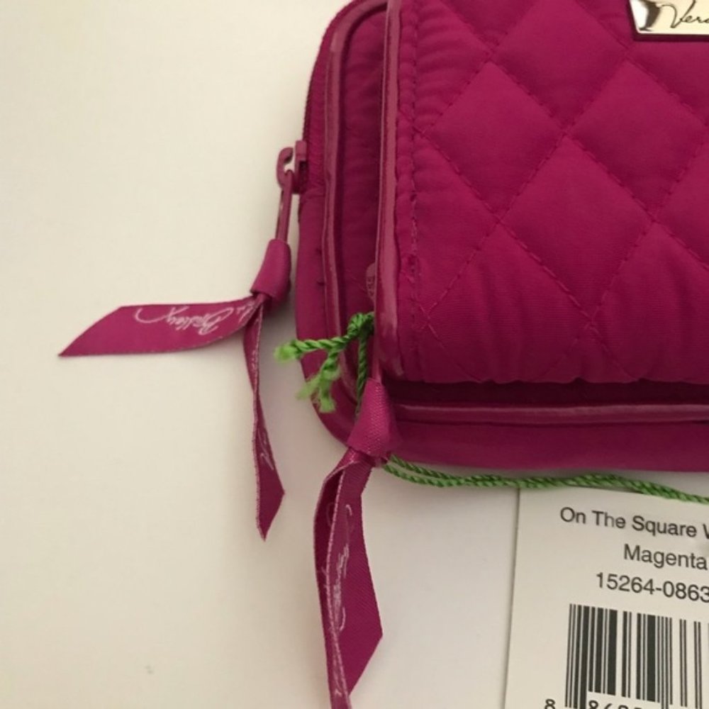 Vera Bradley On the Go Wristlet Magenta MSRP $68 NWT - Picture 5 of 11